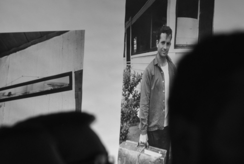 Auf dem Foto im Hintergrund: Der Schriftsteller Jack Kerouac