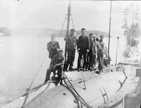 Nindemann auf einem U-Boot, 1903