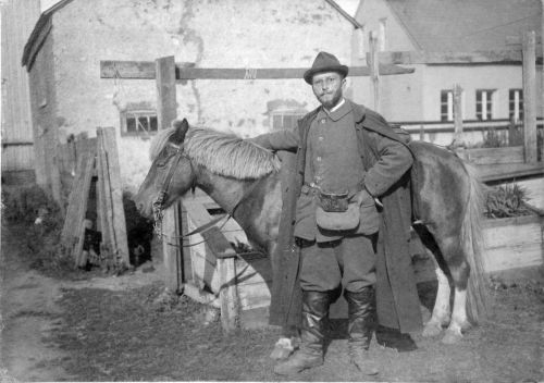 Hantzsch mit seinem Pferd Hejra – 