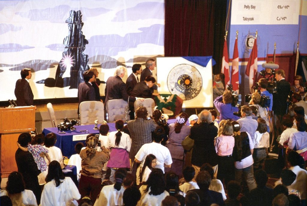 1993: revealing ot the largest stone print ever - with Kenojuak and Brian Mulroney - photo by Hans L. Blohm