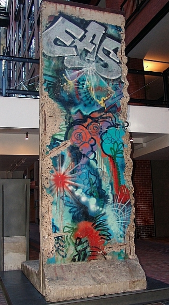 Mauersegment in Montreal, World Trade Centre – Foto: Wikipedia