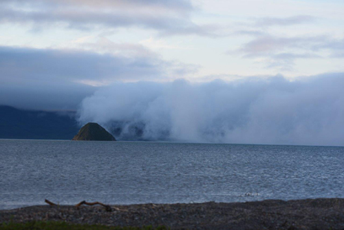 Ein kalter Nebel über den Kurilensee löst sich langsam auf – Foto: © Ullrich Wannhoff