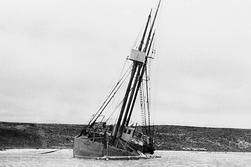 Die "Maud" auf Grund gelaufen – ca. 1930
