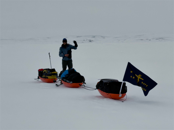 Arrival at Mercy Bay © Hubert Sagnières